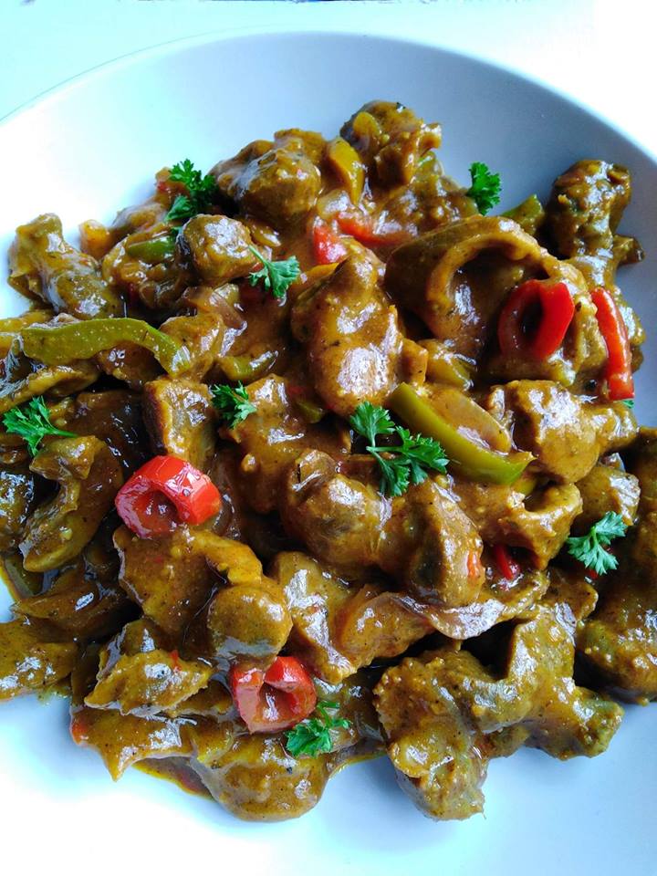 Curry chicken gizzards, you can serve with pap or rice World Recipes