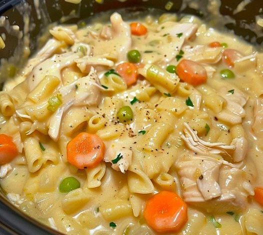 Chicken Pot Pie Noodle Skillet