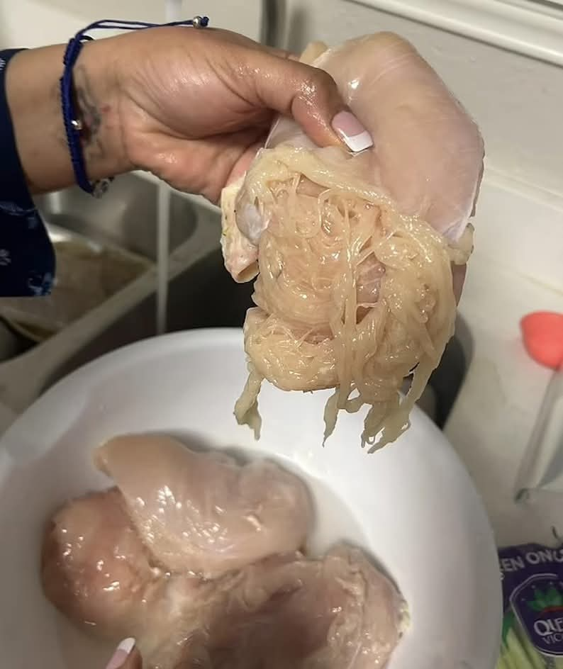 Mom Shares Photo Of Chicken Breast Thinking It’s ‘Fake Meat’, Experts Reveal What It Really Is