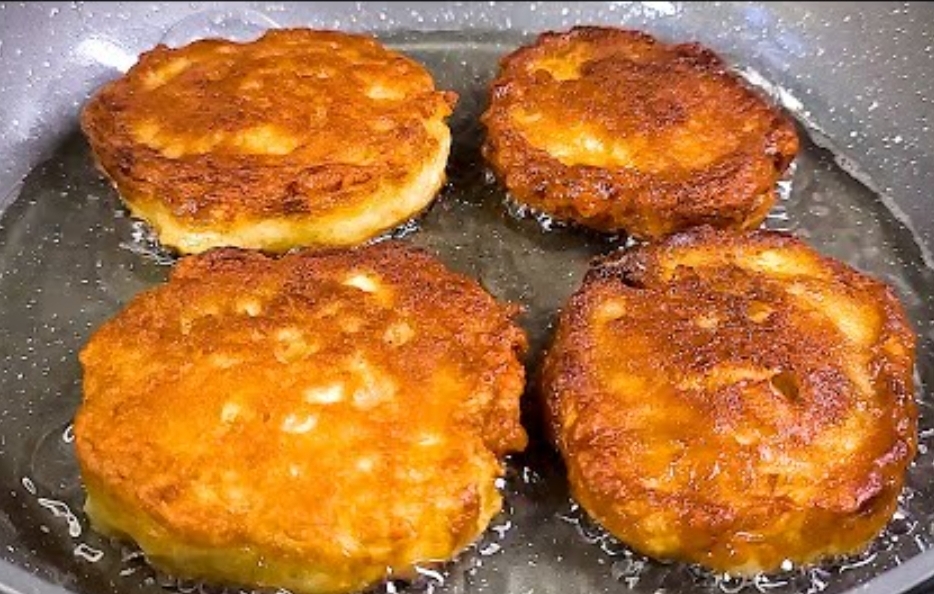 AMISH ONION FRITTERS