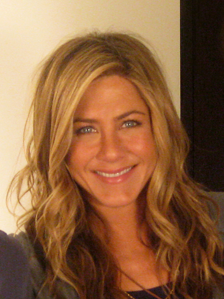 Jennifer Aniston’s all natural look shows her beauty