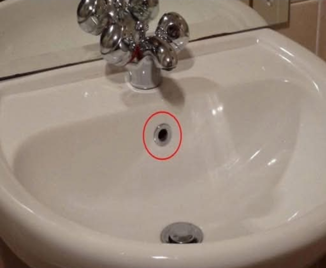 The small hole on the sink, which seems unnecessary actually has the surprising function