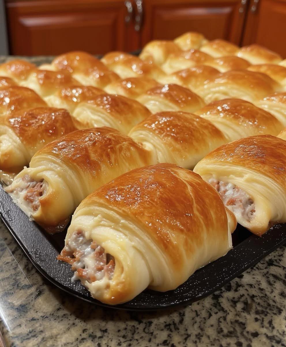 Sausage & Cream Cheese Crescent Rolls – The Perfect Savory Pastry for Any Occasion