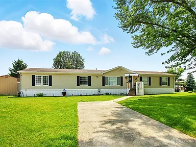 Spacious Private Retreat with Over 43 Acres 