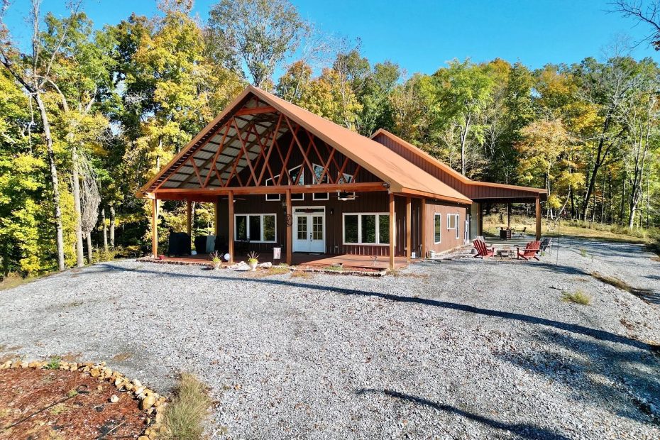 Gorgeous Mini-Farm With Breathtaking Views. Private Escape.