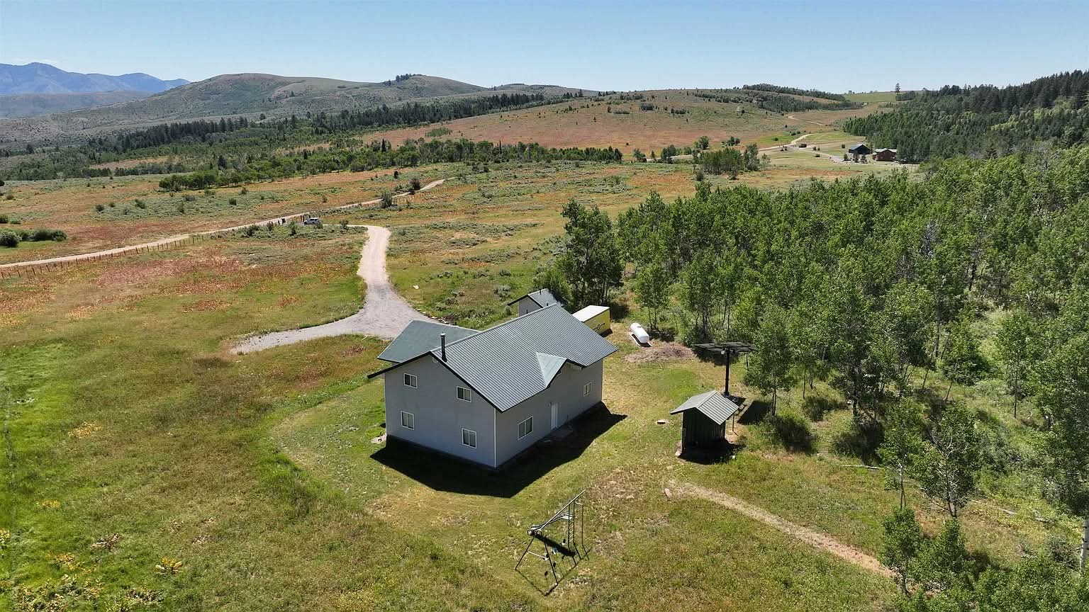 80 Acres, Cozy and Private Home, No Neighbors, No Noise!