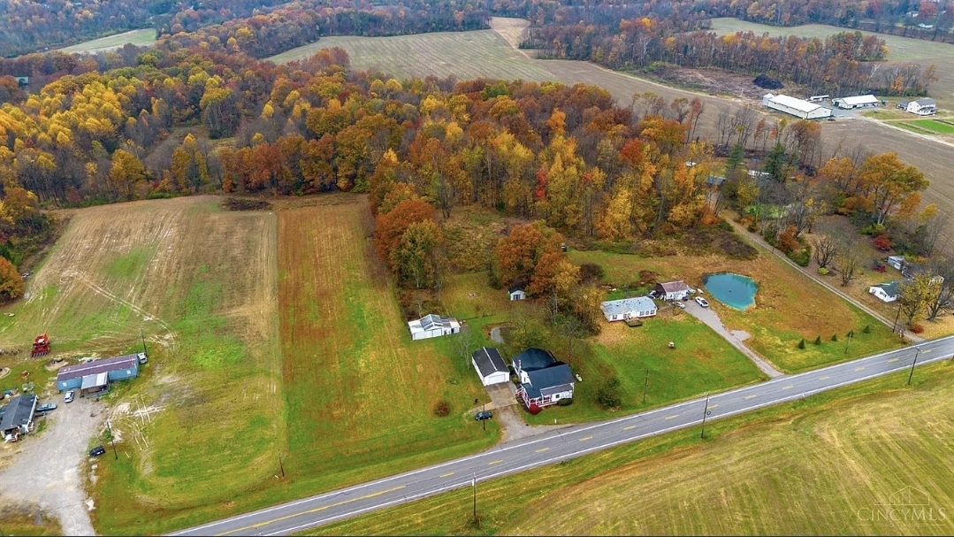 A Peaceful Country Retreat Surrounded by Nature and Modern Comfort