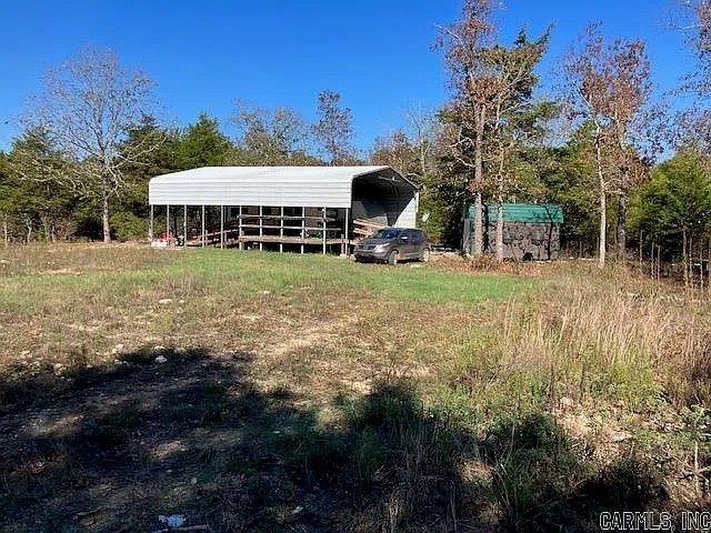 Property with 20 Acres