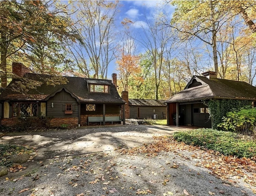 3-Bedroom, 3-Bathroom Cottage on 3.21 Acres