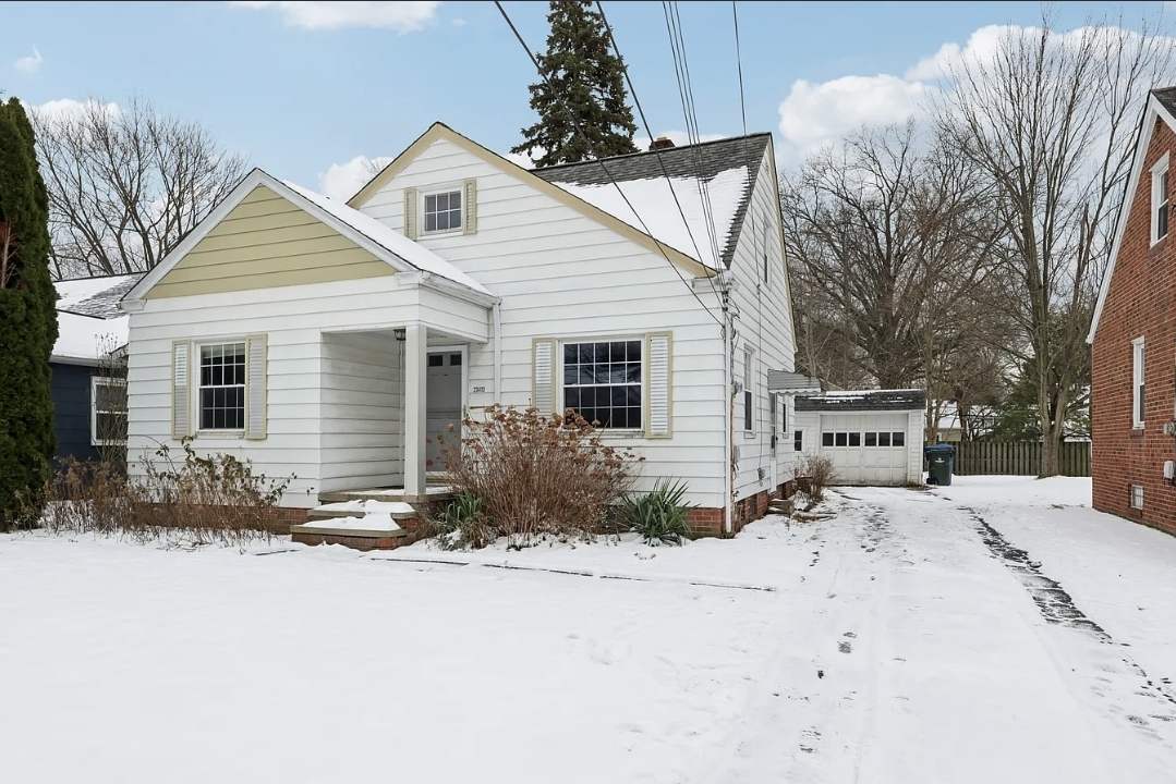 3-Bedroom Cape Cod Home on 7,448 Sq