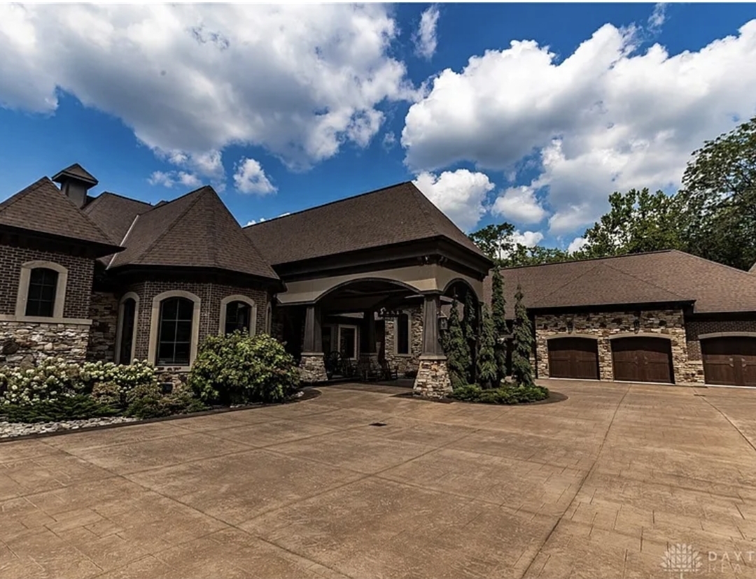 4-Bedroom Luxury Estate with Resort-Style Amenities on 3.48 Acres