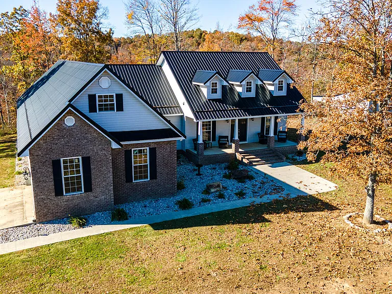 43-Acre Custom Estate with 4 Bedrooms, Geothermal Efficiency