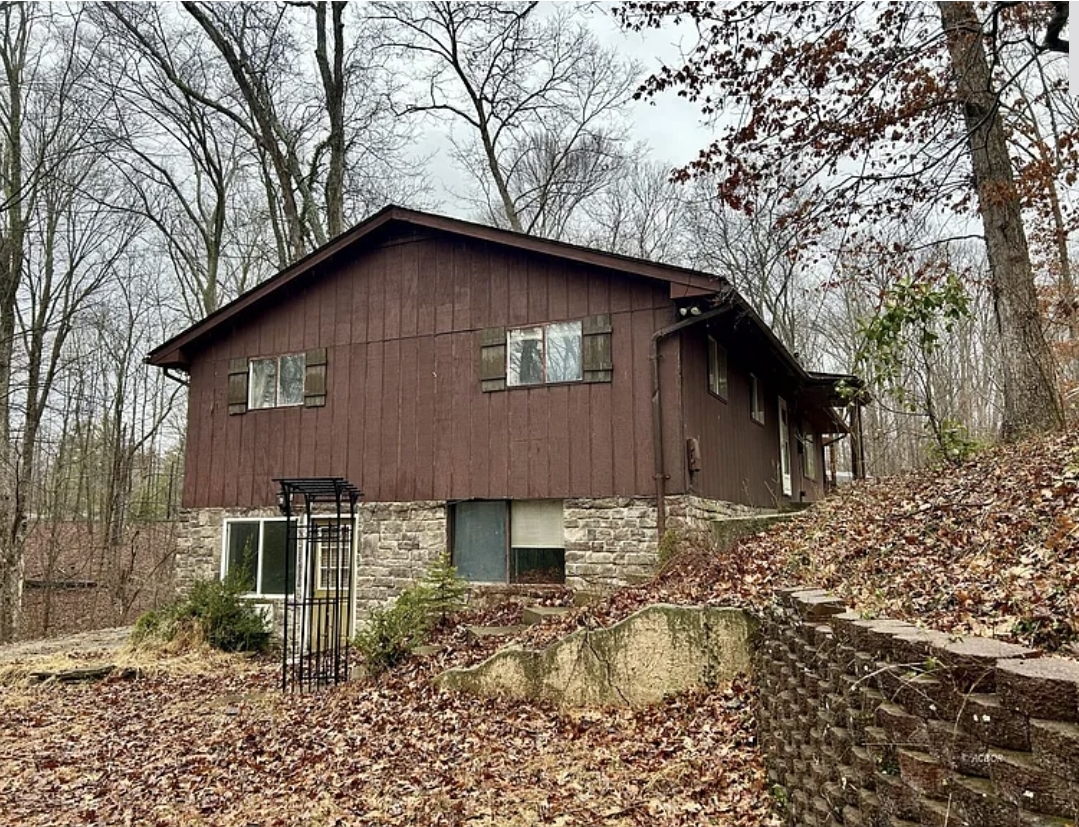 Spacious rustic retreat 4 Beds 3 Baths
