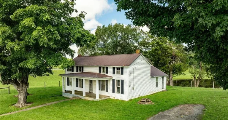 109,000, 2 Bedroom Farmhouse with a Scenic Pond