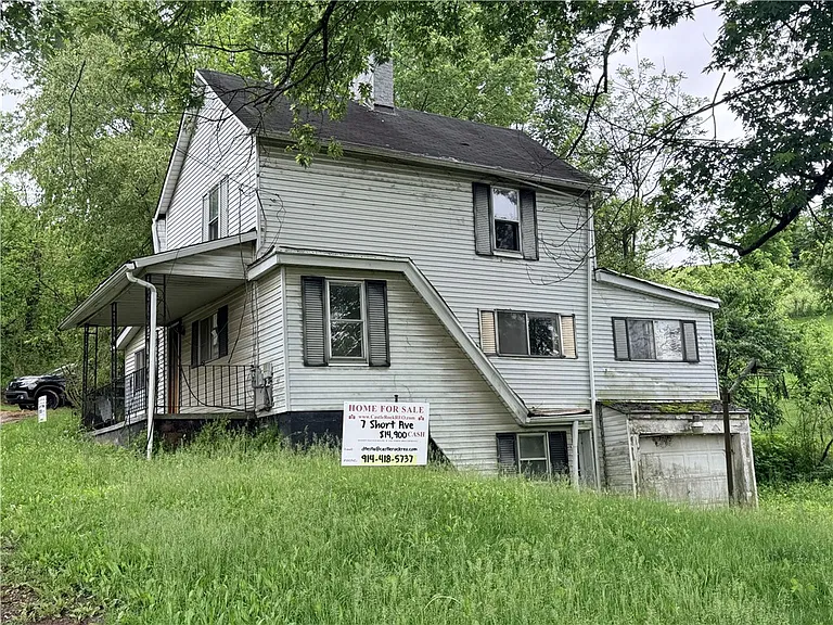 $5,900 Property with 2 Bedrooms, and 1 Bathroom