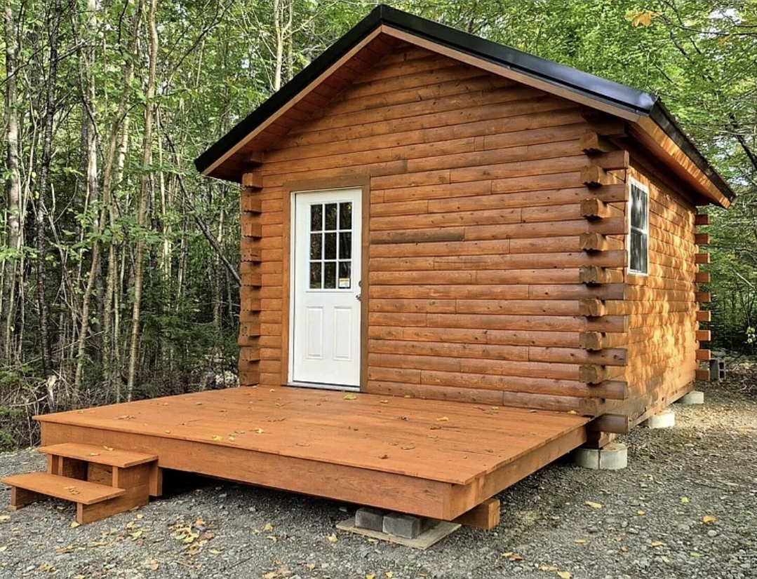 19.2-Acre Off-Grid Cedar Log Cabin with 1 bedroom