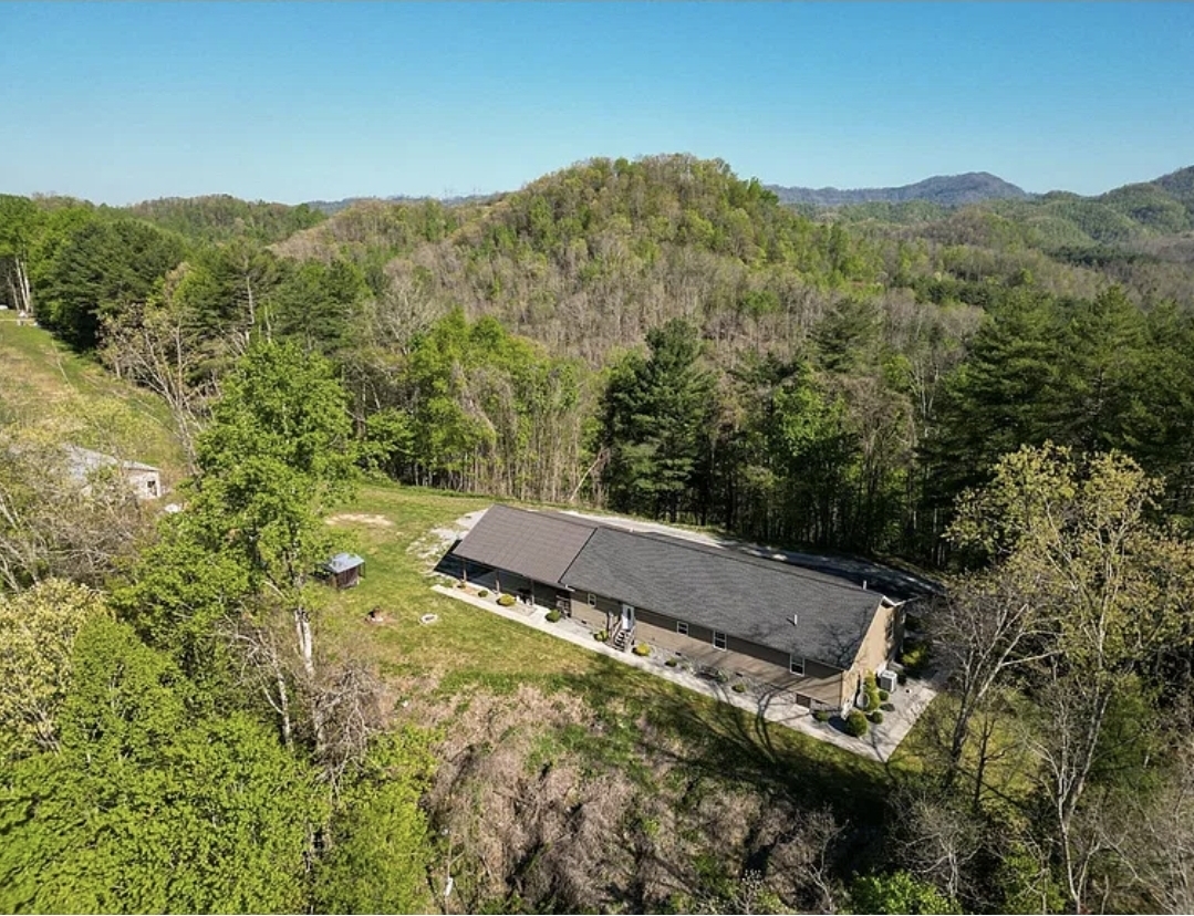 Spacious 5 Bedroom 5 Bathrooms Ranch Home with, Mountain Views